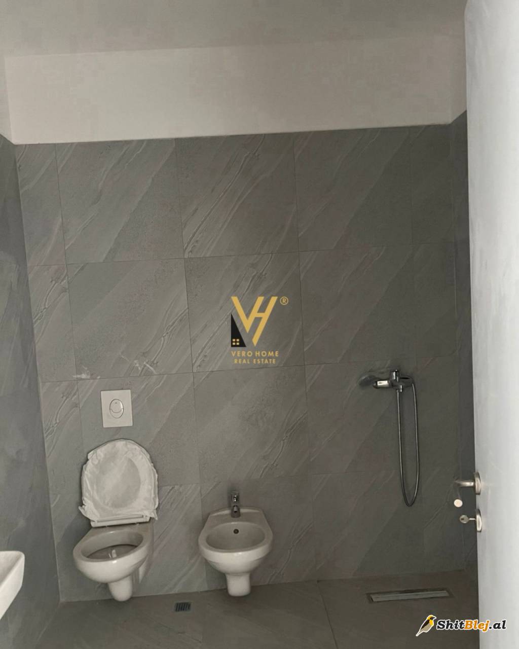 ZYRE 122 M2 ME QIRA NE ASTIR 600 EURO