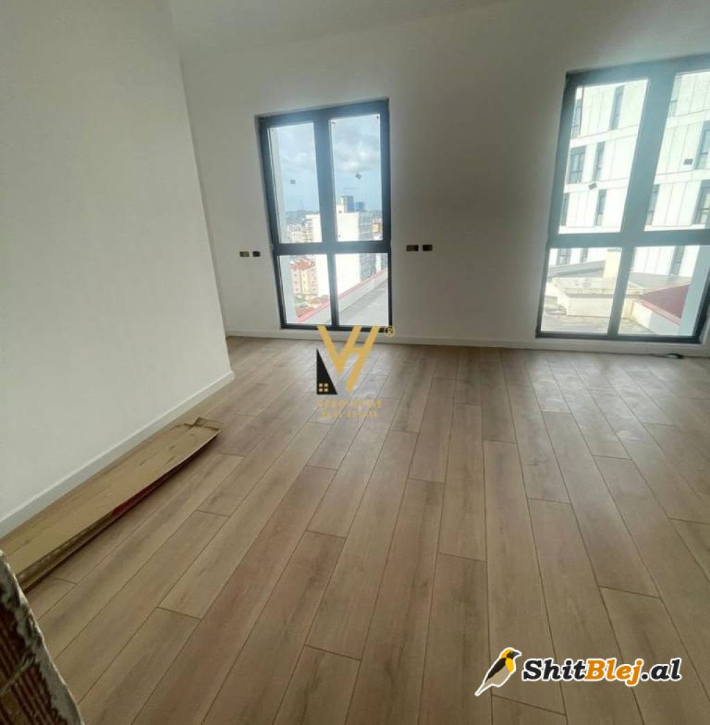 ZYRE 220 M2 TE FARMACIA 10 , 1.500 EURO