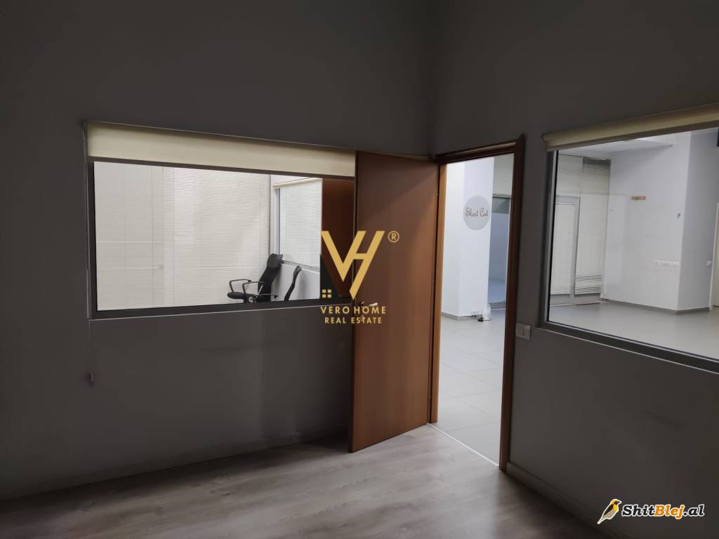 ZYRE TEK QENDRA KRISTAL 1.400 EURO