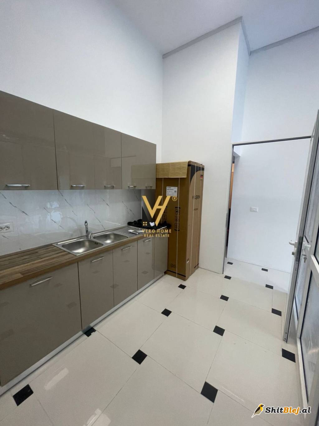AMBIENT 100M2 ME QERA YZBERISHT 850 EURO