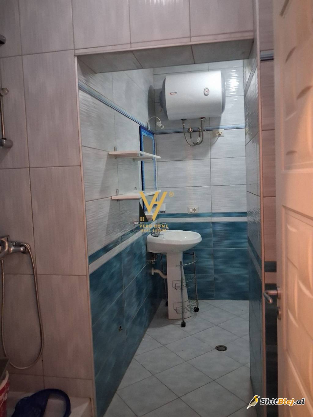 1+1+BLK ME QERA NE QENDER 600 EURO