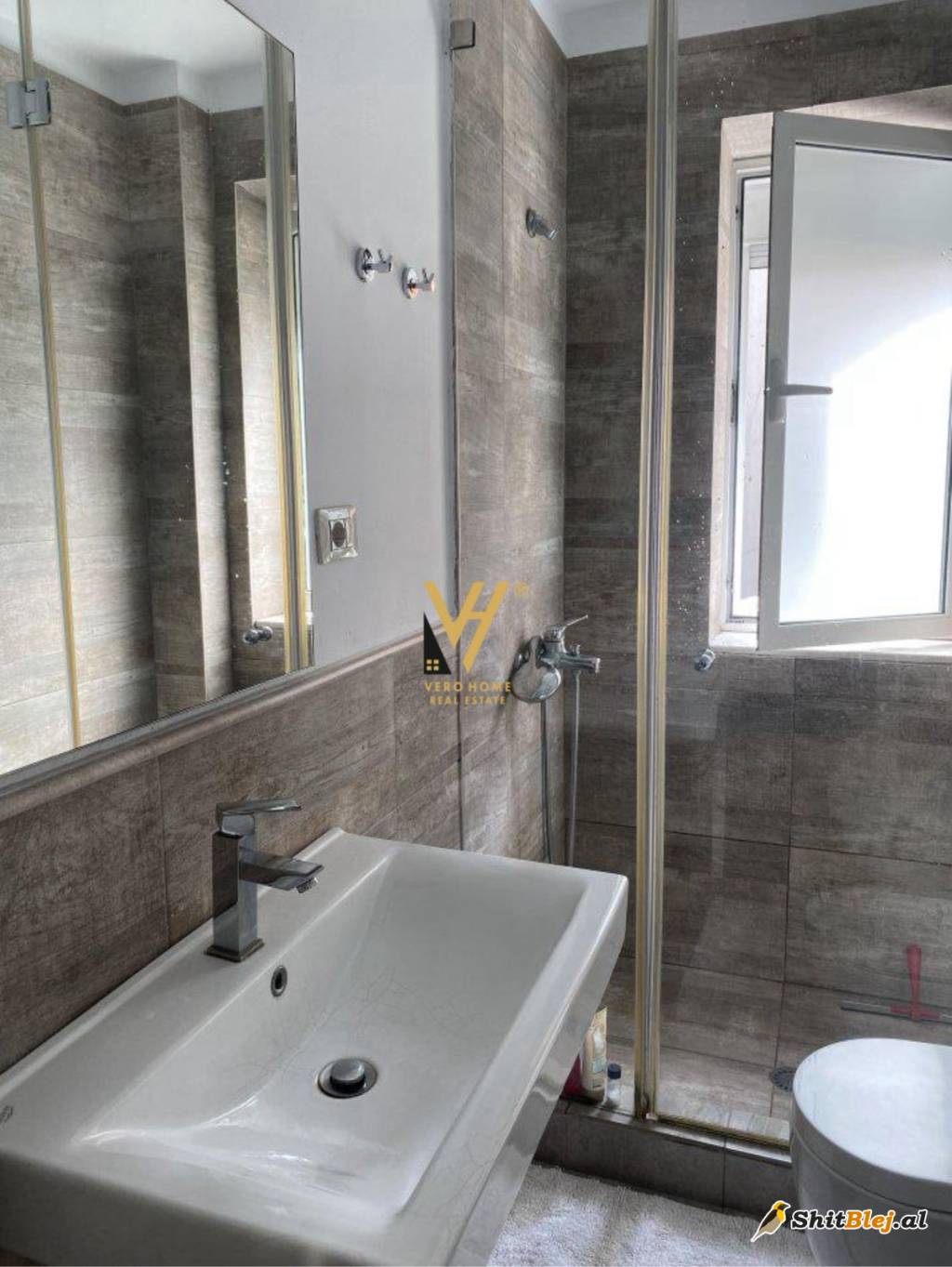 1+1+BLK TE STADIUMI DINAMO 900 EURO