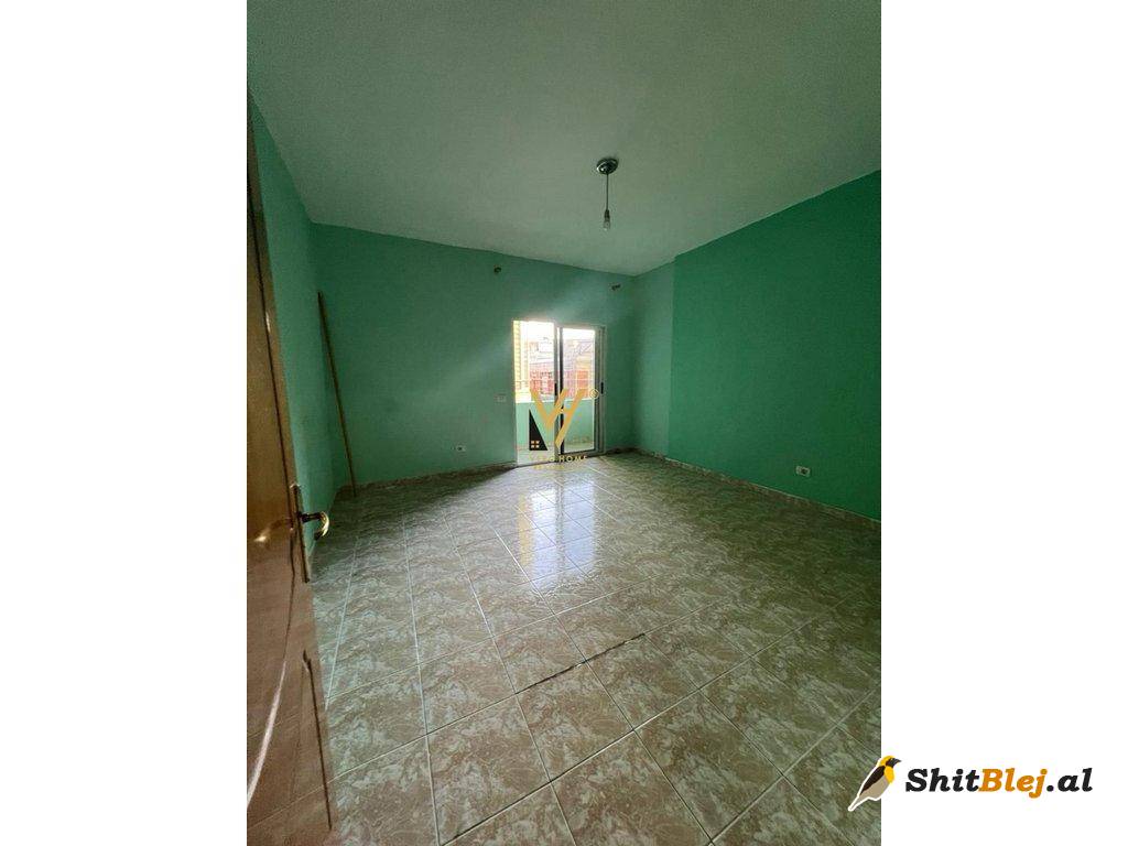 3+1+2+BLK TE KOMUNA E PARISIT 700 E