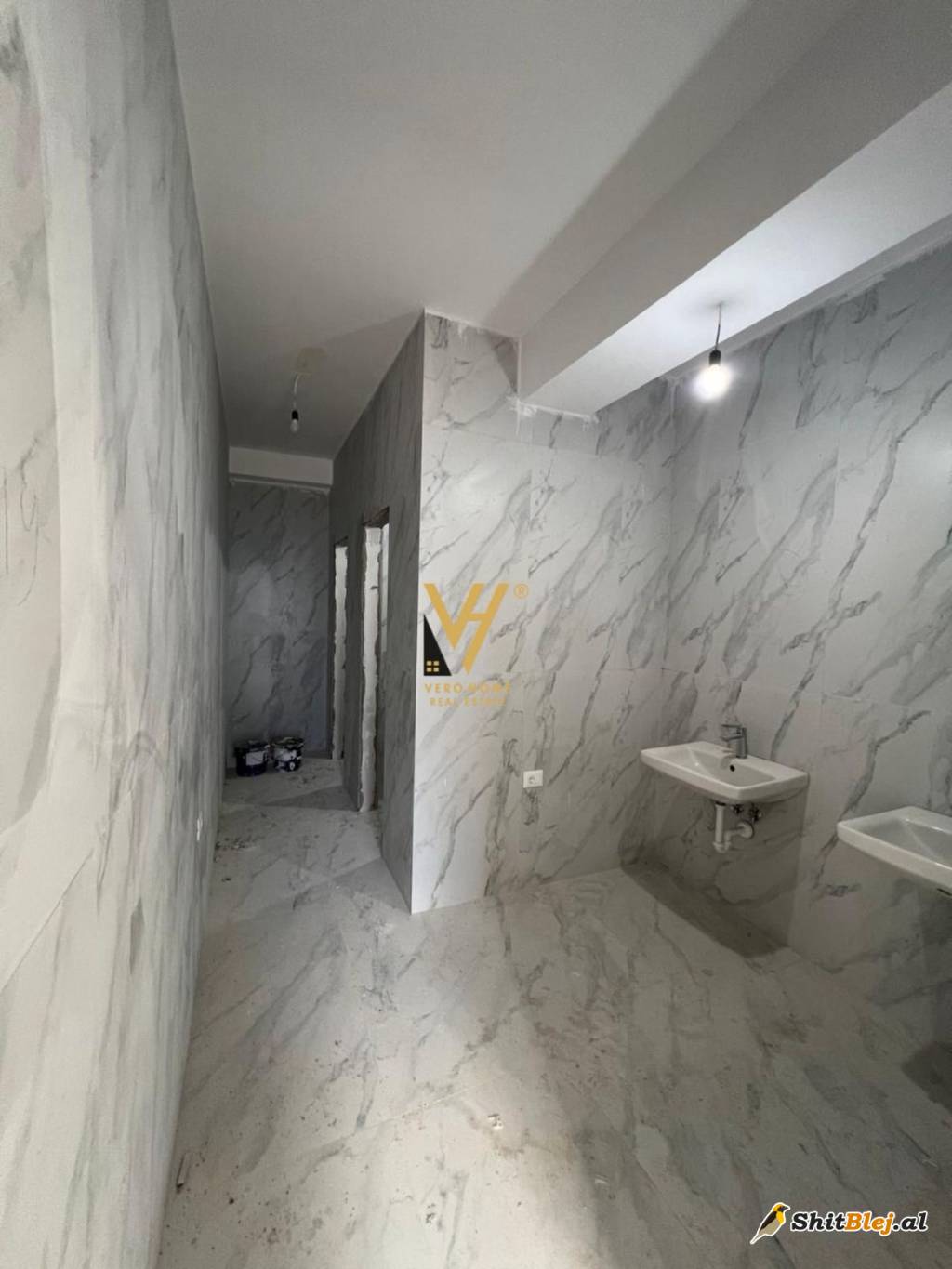BIZNESI 216 M2 TE RES KAIMI 3.000 EURO