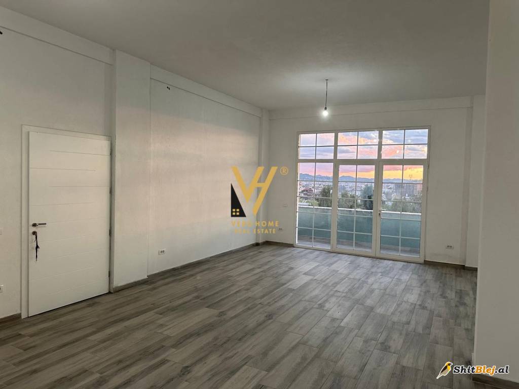 AMBIENT 250 M2 NE PASKUQAN 2.500 EURO