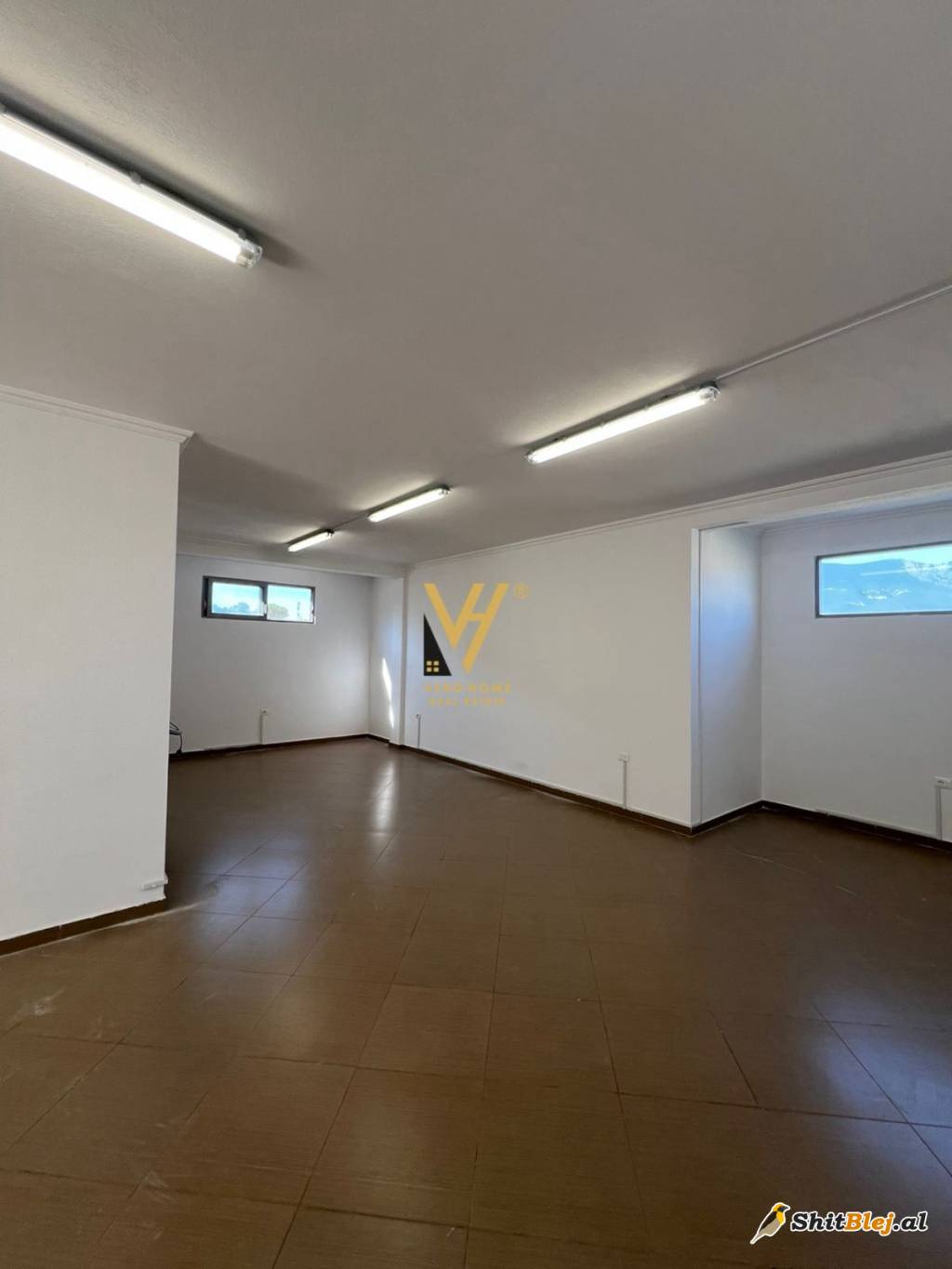 ZYRE 120 M2 ME QERA NE SAUK 600 EURO
