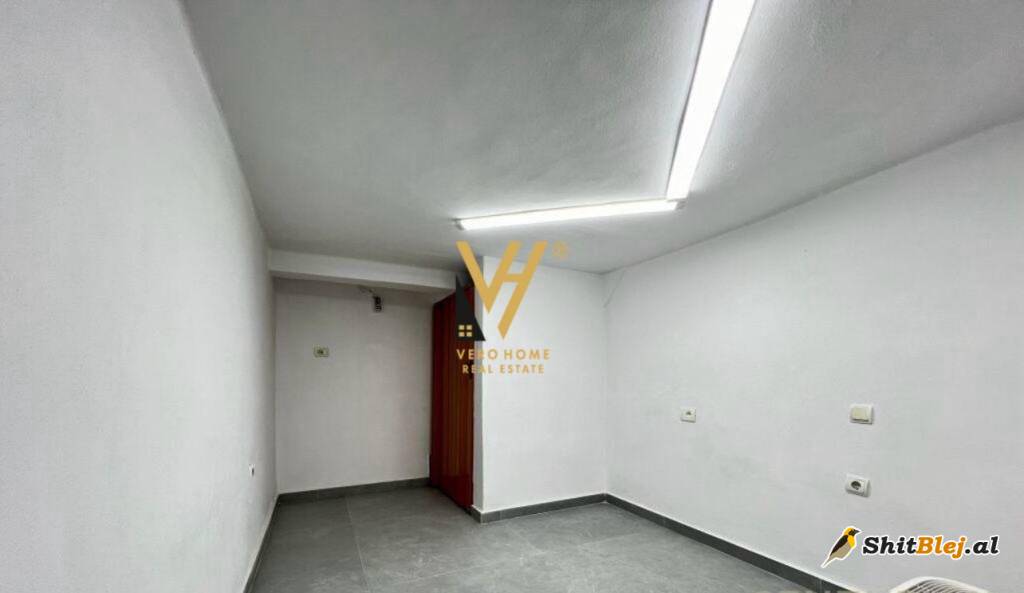 AMBIENT 20 M2 TE ISH EKPOZITA 250 EURO