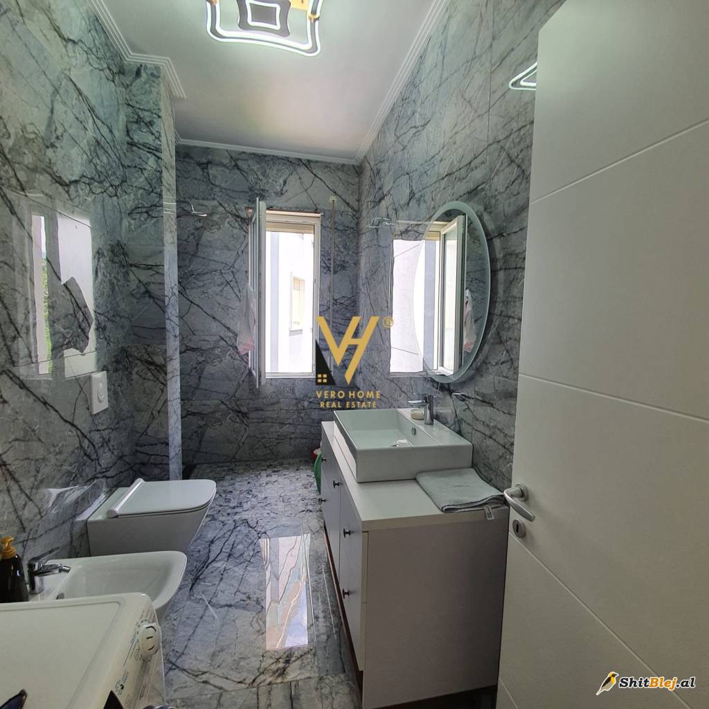 2+1+2 TE  KOPSHTI BOTANIK 240.000 EURO
