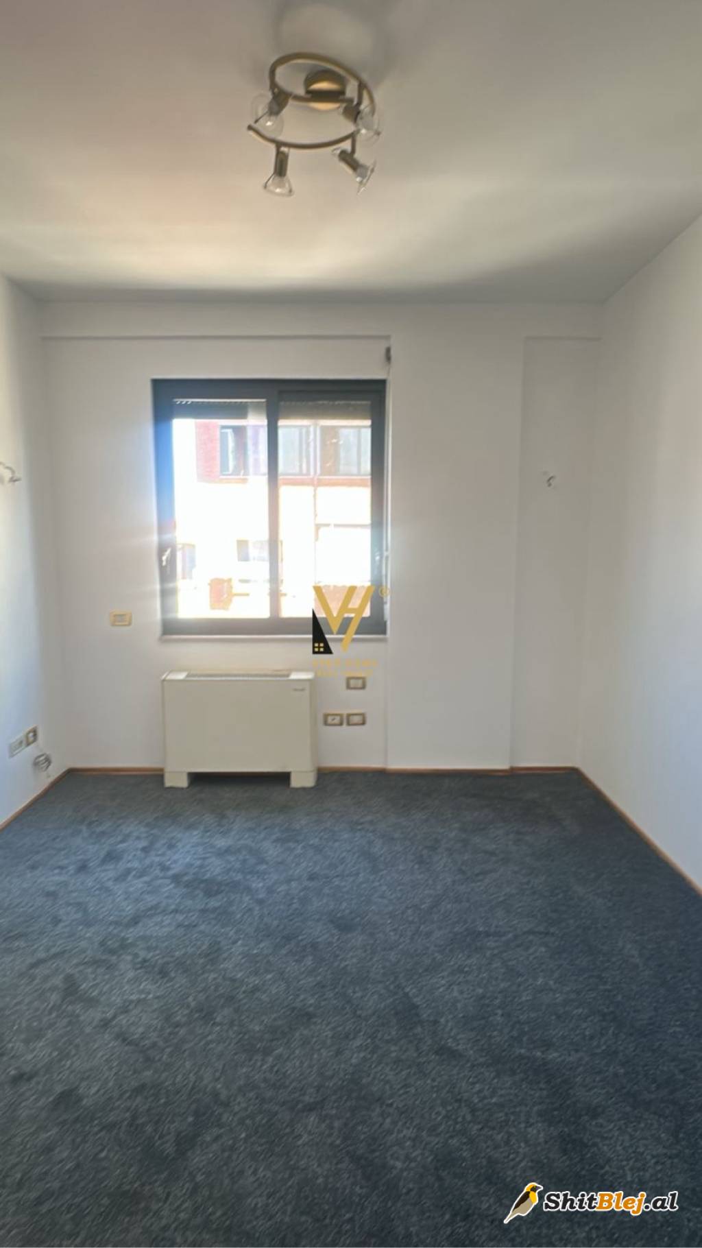 ZYRE 100M2 ME QERA NE BLLOK 1.300 EURO