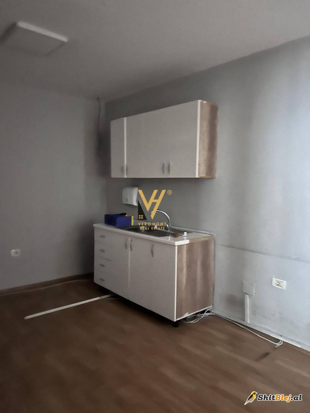 ZYRE 220 M2 ME QIRA NE BLLOK 2.000 EURO