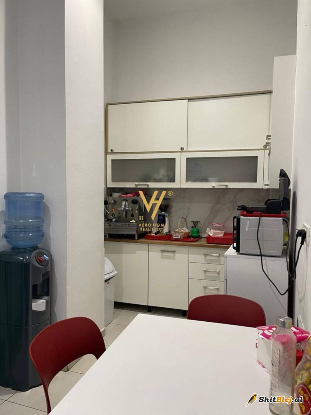  ZYRE 270 M2 ME QERA NE BLLOK 4.400 EURO