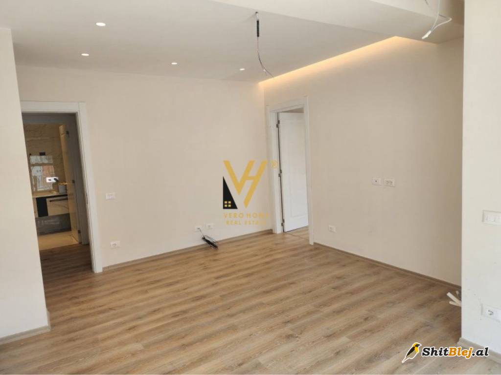 AMBIENT 92 M2 TE BULEVARDI I RI 500 EURO