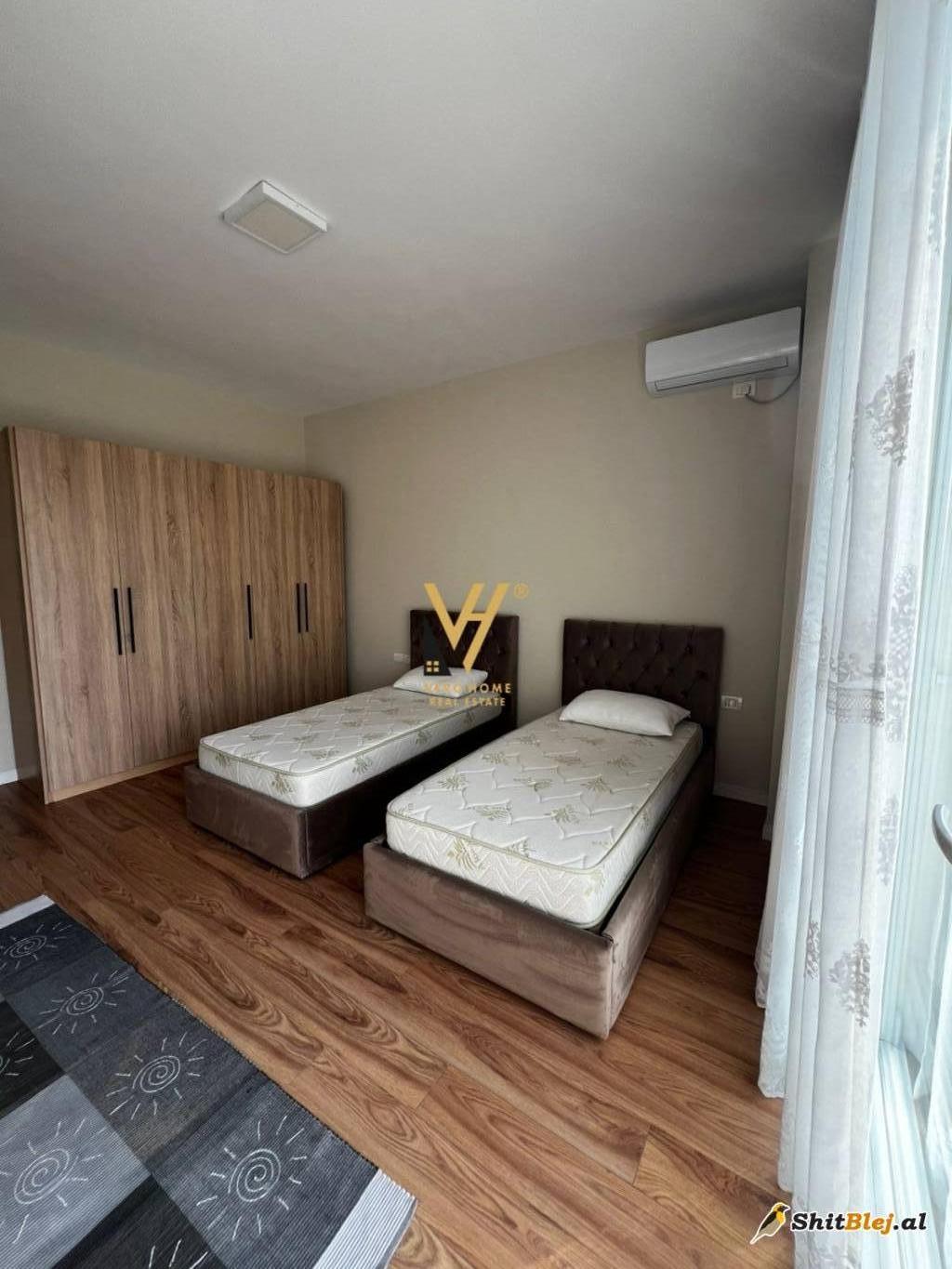 VILE DY KATESHE NE PRUSH 1.600 EURO