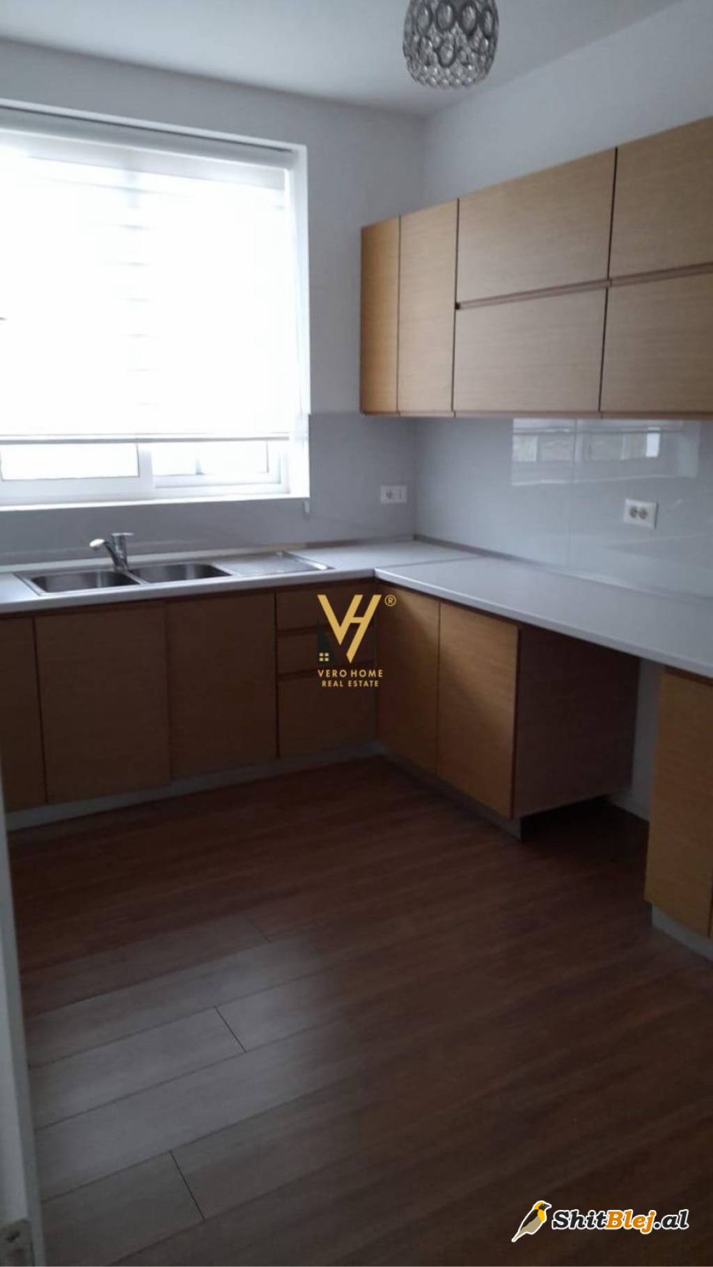 VILE TE VILAT GJERMANE 900.000 EURO