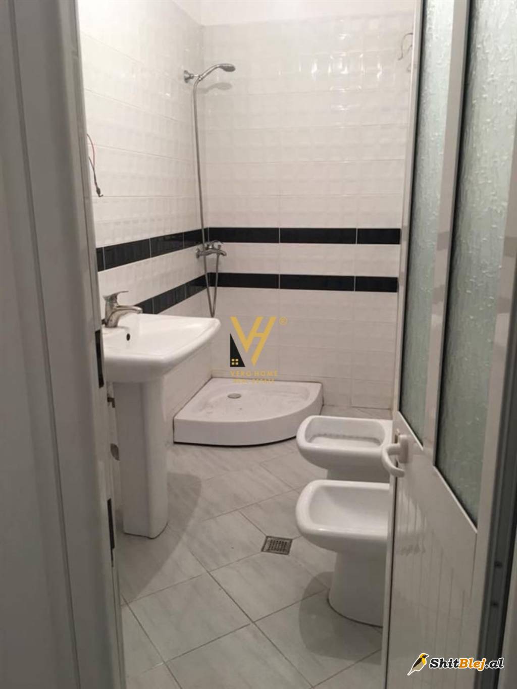 ZYRE 90 M2 ME QERA TE DON BOSKO 700 EURO