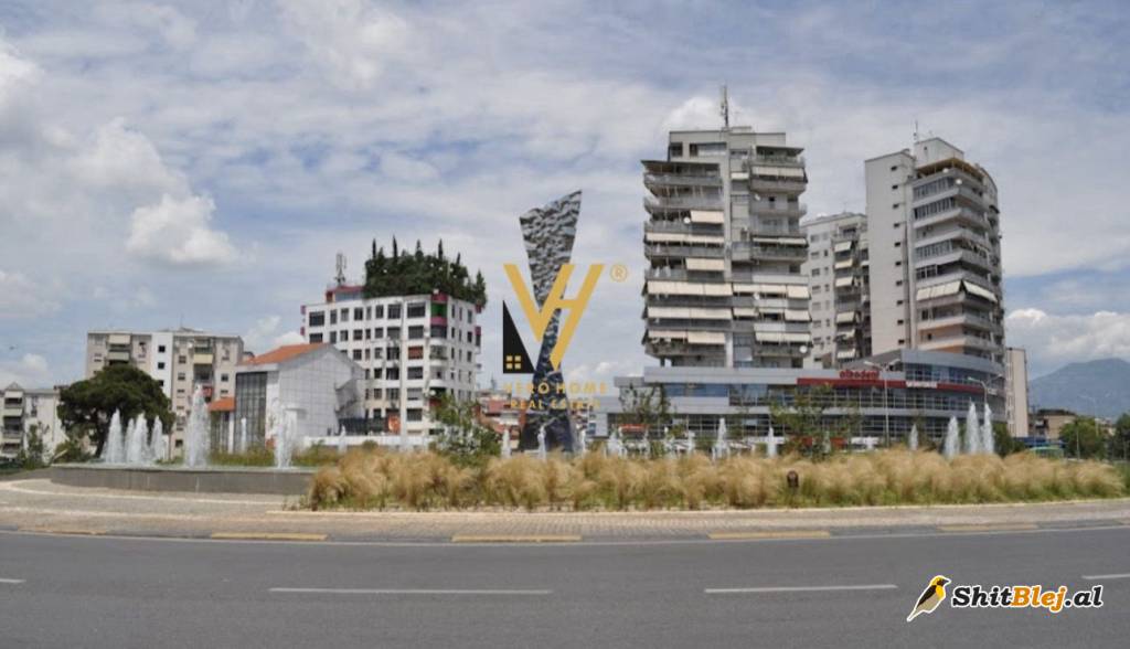 MAGAZINE 37 M2 TE ZOGU I ZI 50.000 EURO