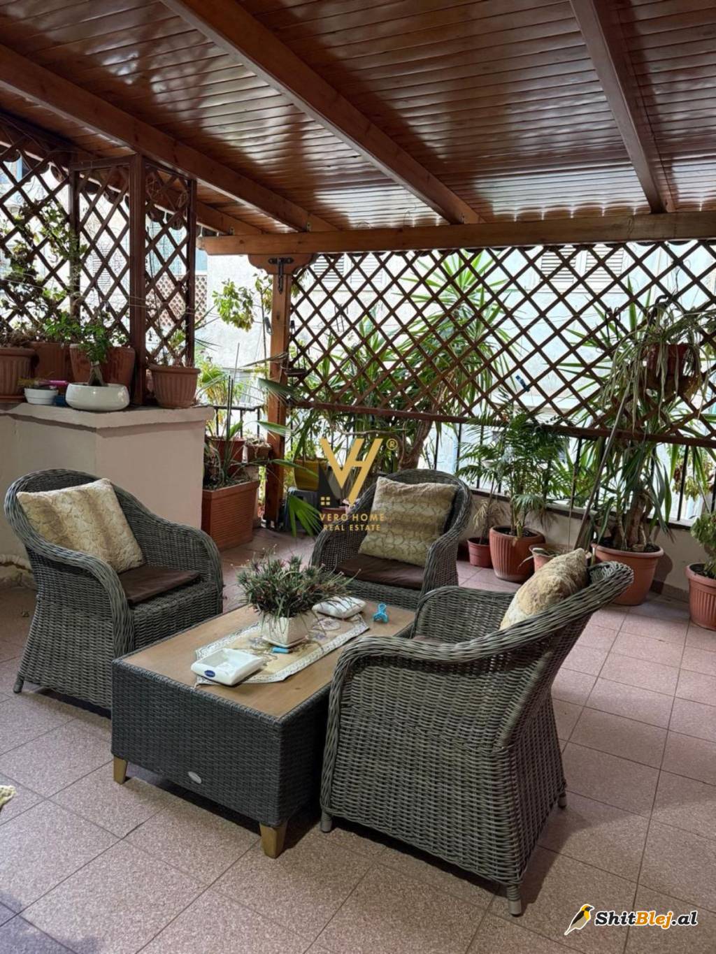 2+1+ VERANDE ME QERA NE QENDER 1.000 EUR