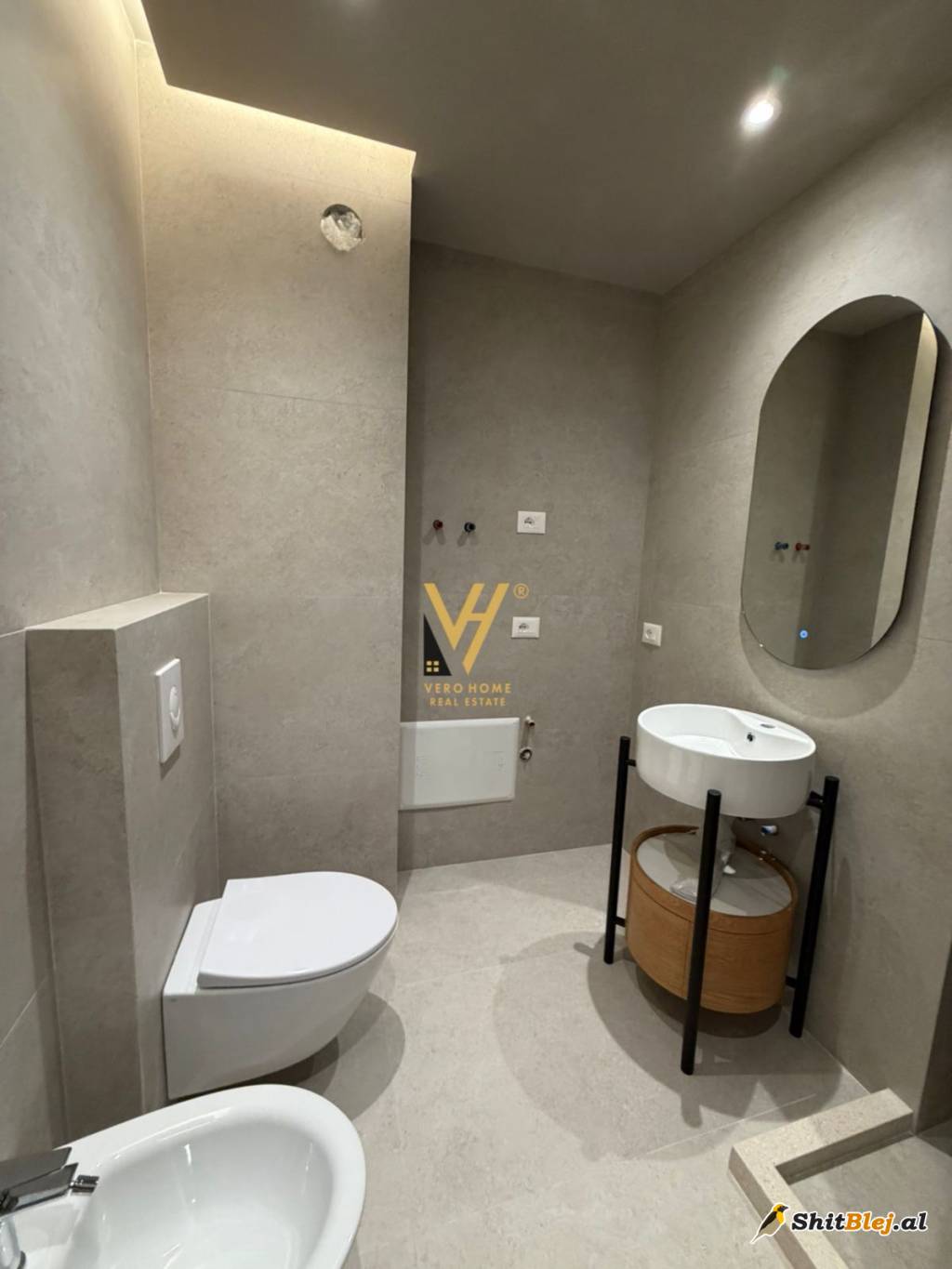 2+1+2 TE KOMUNA PARISIT 275.000 EURO