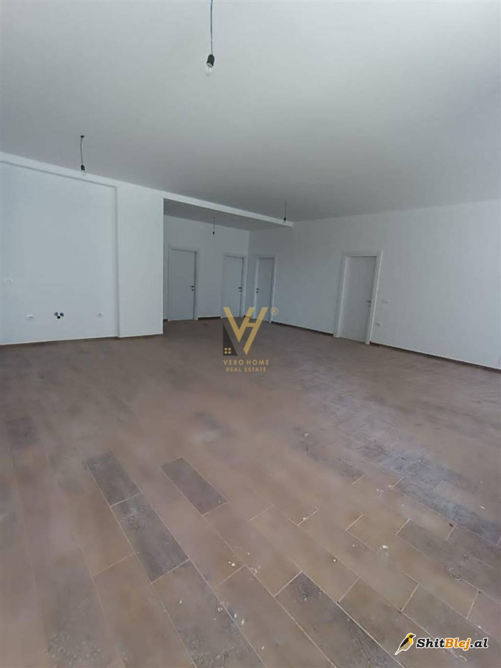 AMBIENT BIZNESI TE KOM. ZIRKON 1000 EURO