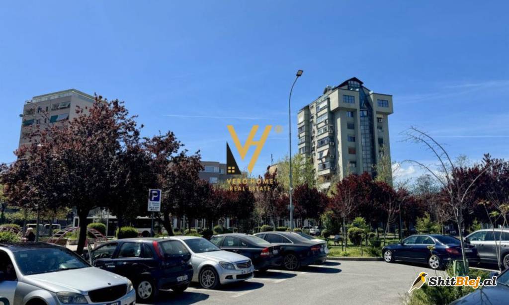 1+1 TE STADIUMI DINAMO 165.000 EURO
