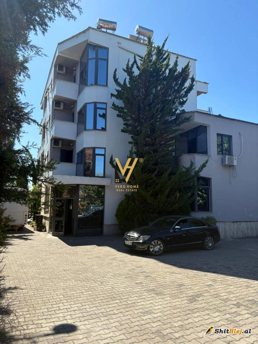 HOTEL ME QIRA NE SAUK 10.000 EURO