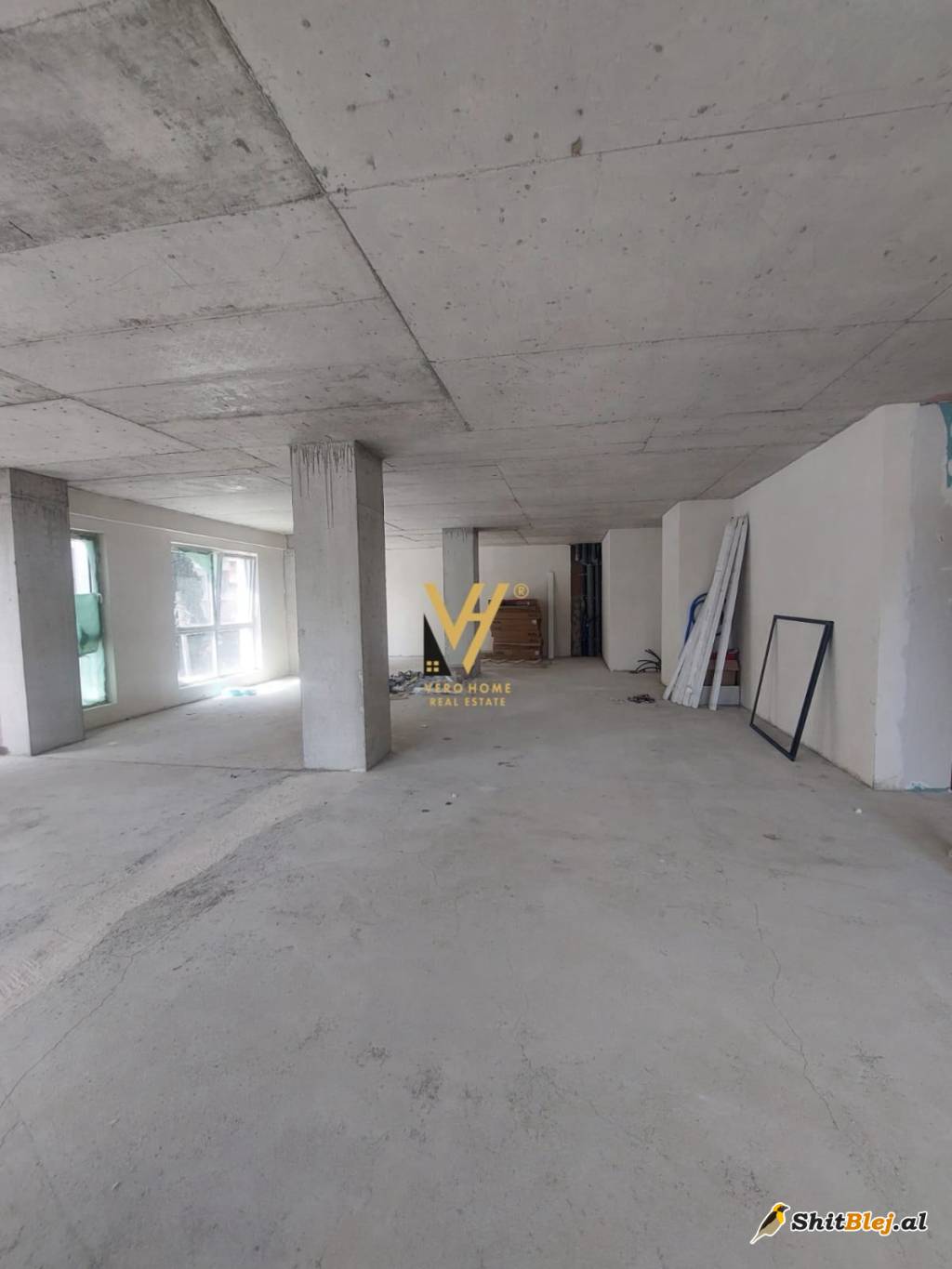 ZYRE TE KOMUNA PARISIT 1.305.000 EURO