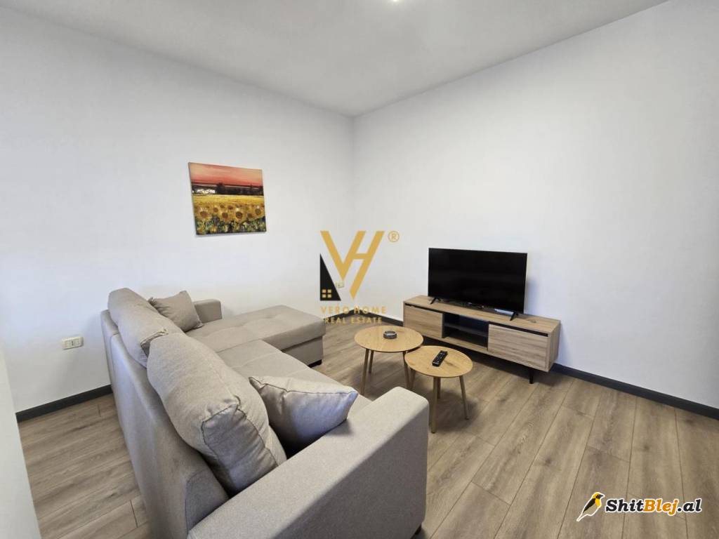  2+1 ME QERA TE KRISTAL CENTER 650 EURO