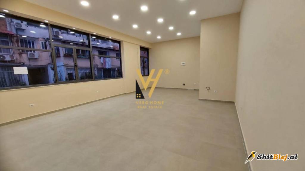 AMBIENT 55 M2 TE MYSLYM SHYRI 50.000 LEK