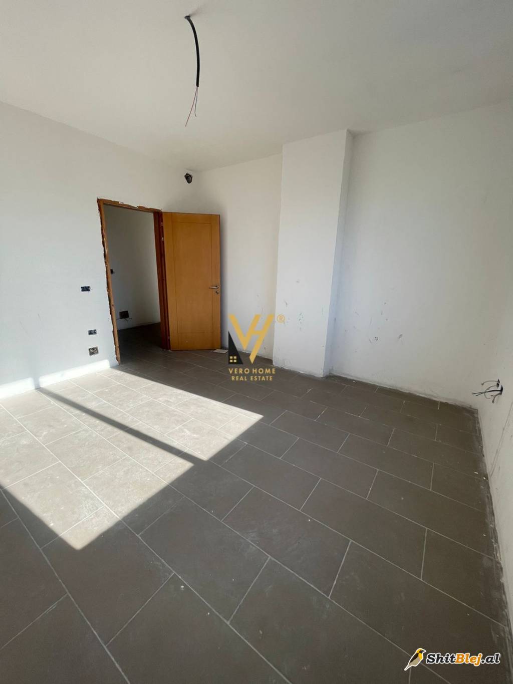 2+1 TEK BULEVARDI MIGJENI 100.000 EURO