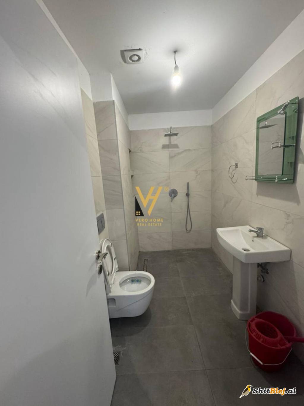 ZYRE 55 M2 MBI MATERNITETIN E RI 350 EUR