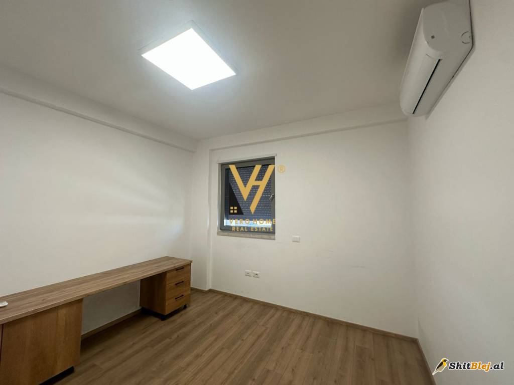 ZYRE 150M2 TE RRUGA E DURRESIT 2.500 EUR