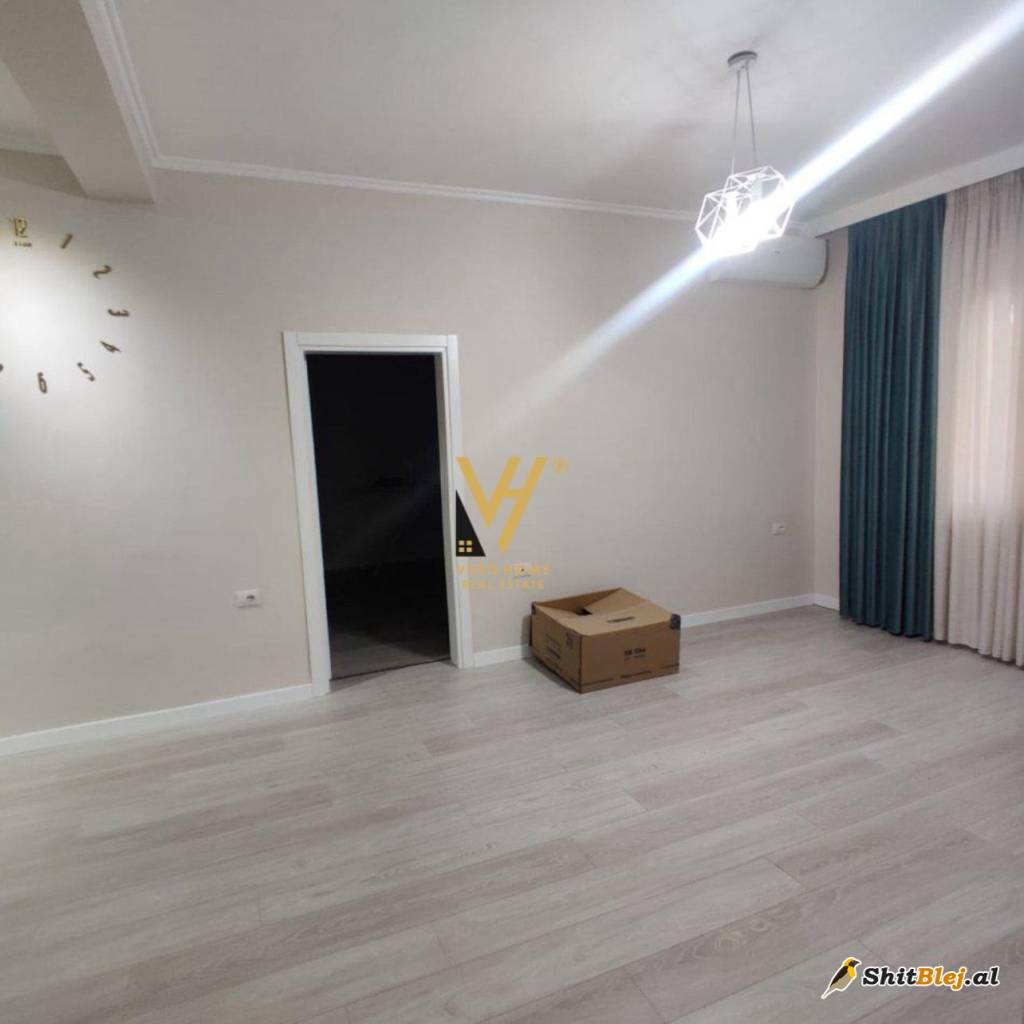 ZYRE 112M2 ME QERA TE RR.KAVAJES 800 EUR
