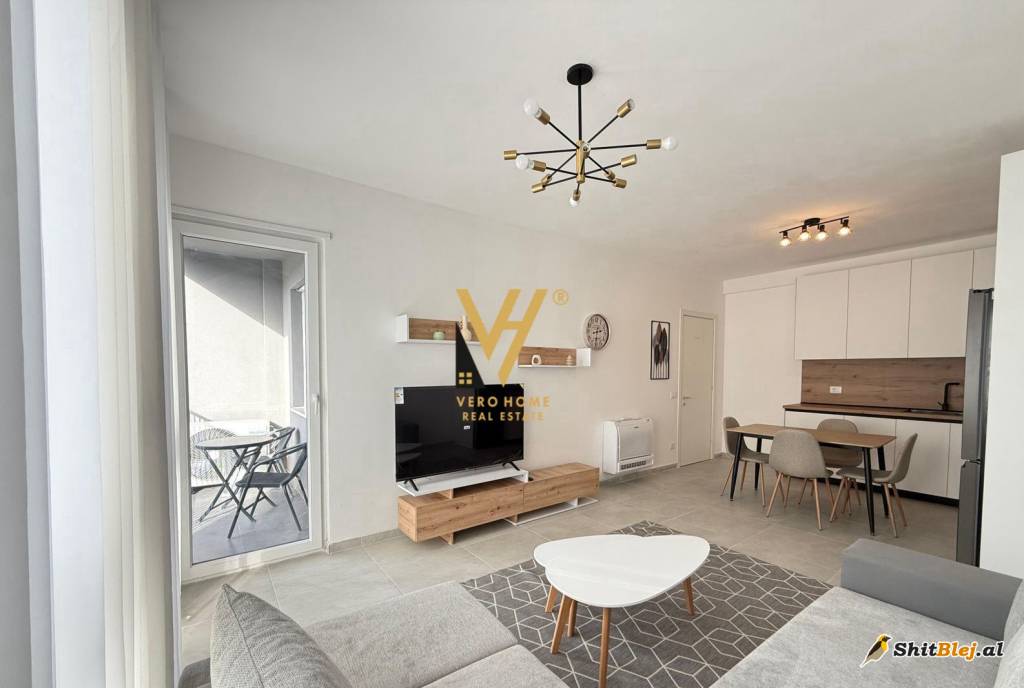  2+1+BLK ME QERA TE UNIVERS CITY 550 EUR