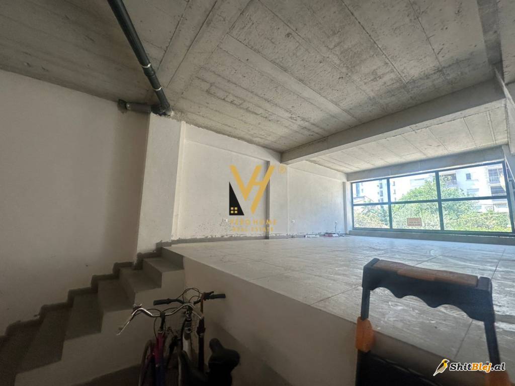 AMBIENT 160M2 TE SHKOLLA E KUQE 2.000 EU