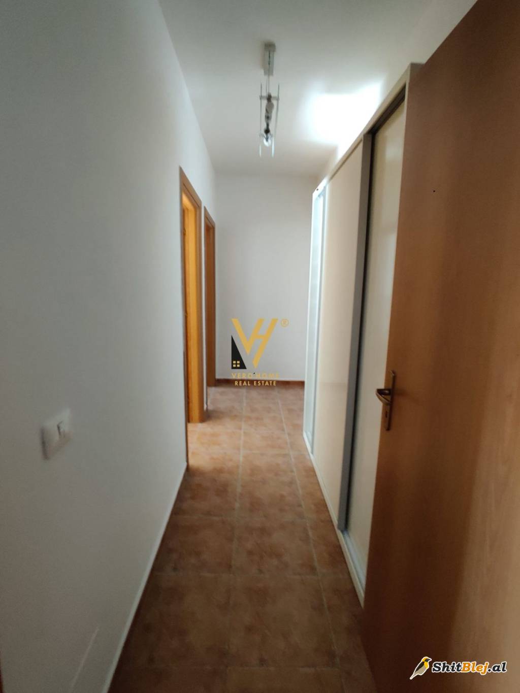  2+1+2+BLK NE MYSLYM SHYR 1.000 EUR