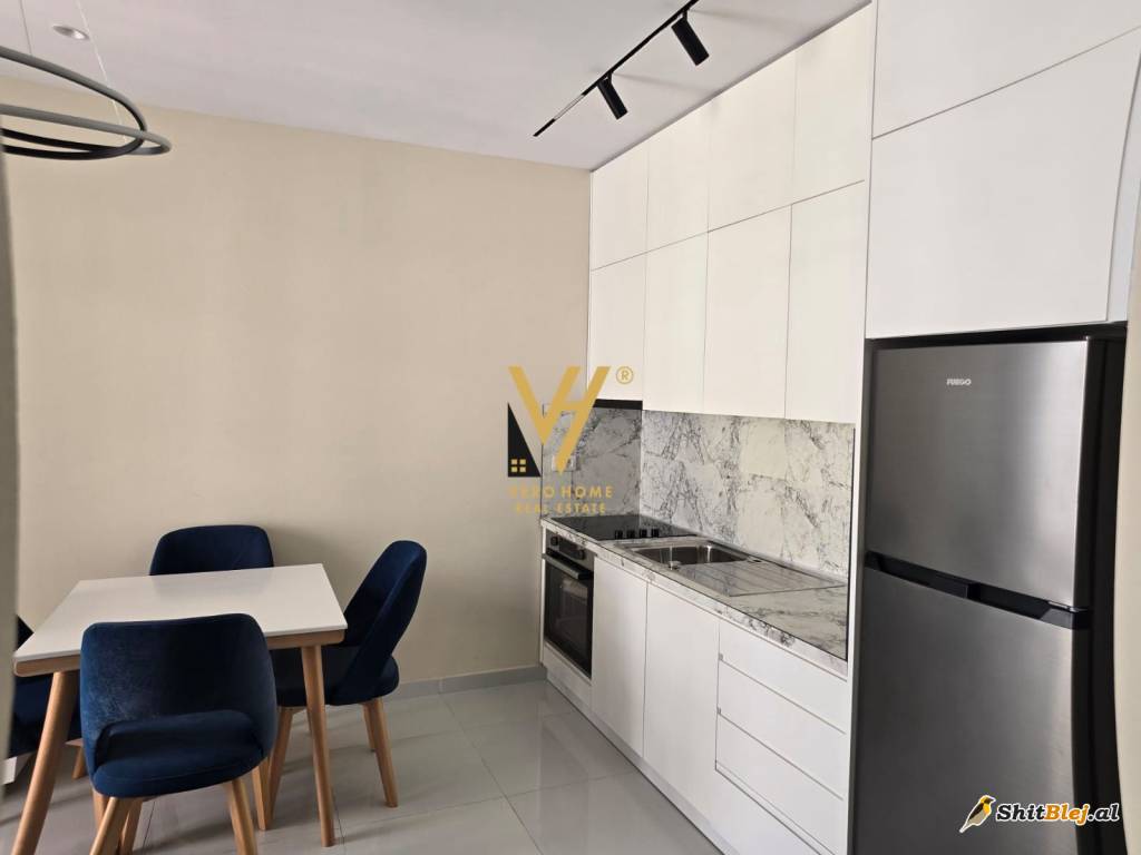 1+1 ME QIRA TE UNIVERS CITY 450 EURO