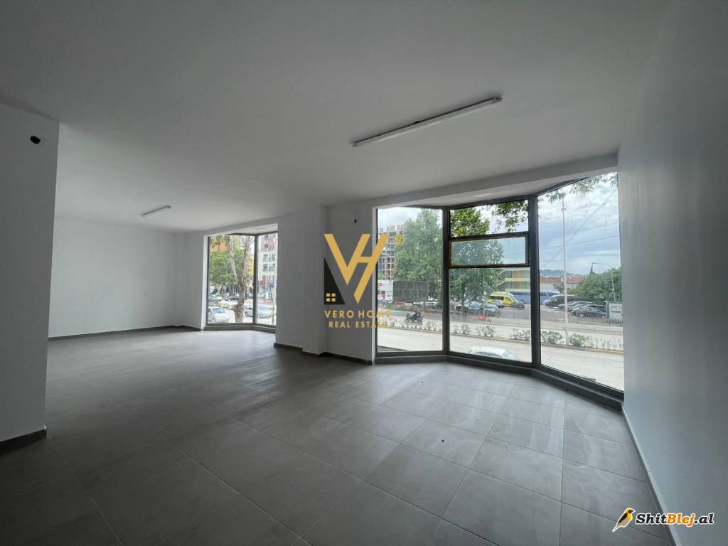 AMBJENT TE RRUGA DRITAN HOXHA 1.200 EURO