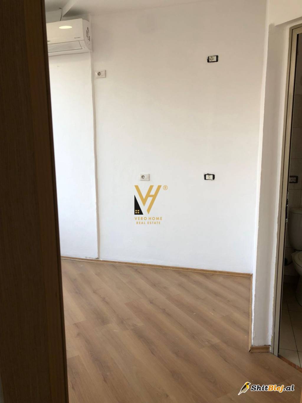  ZYRE 65 M2 ME QIRA NE QENDER 1.500 EURO