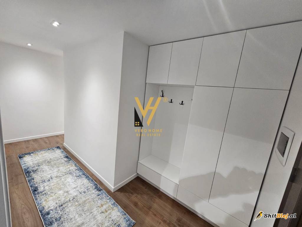 2+1+2 TEK RRUGA HIM KOLLI 1.000 EURO