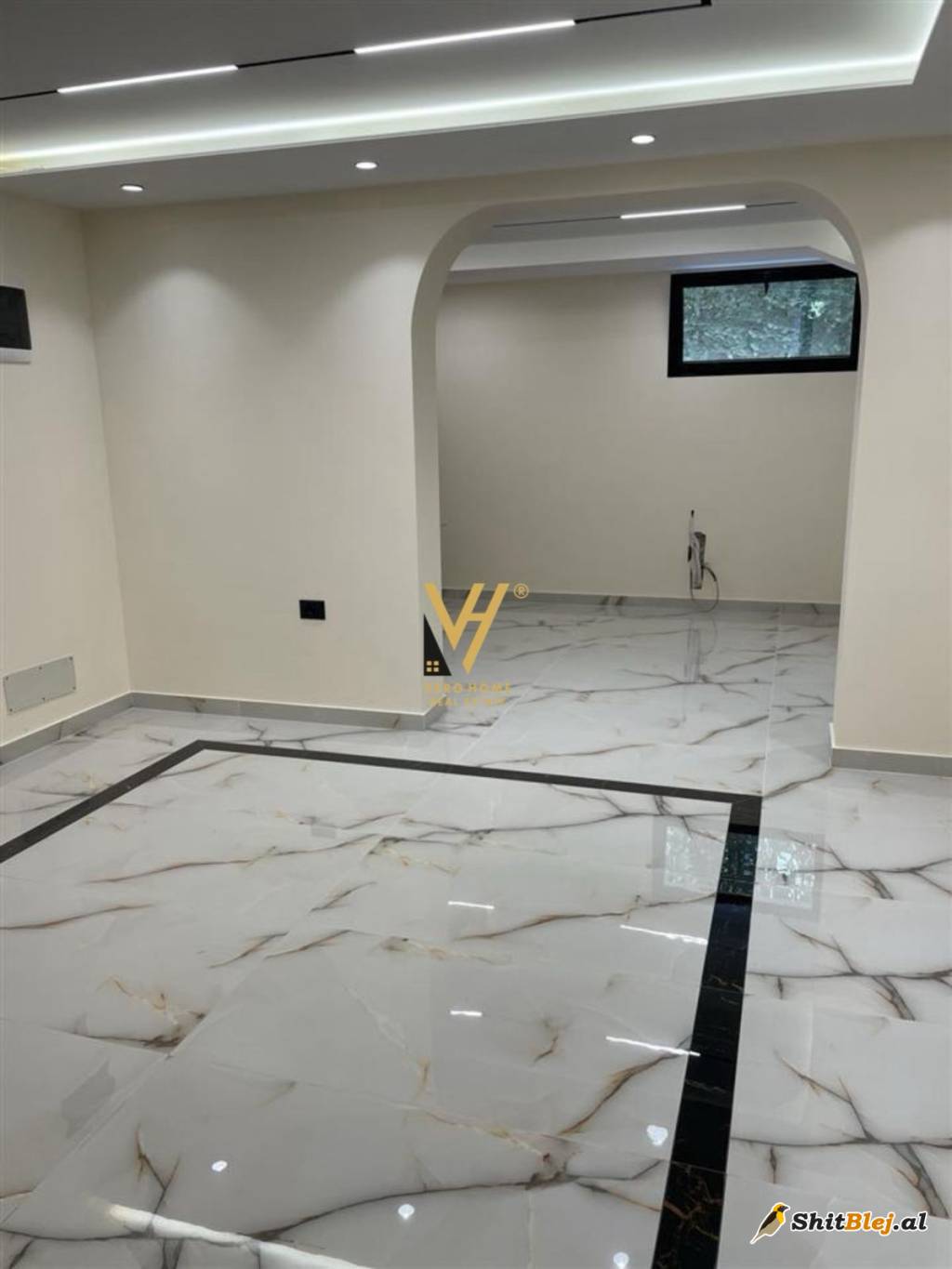 AMBIENT 80M2 TE RRUGA ELBASANIT 1.000EU