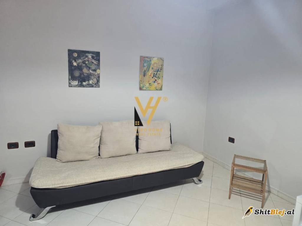 2+1+2 ME QERA TE KOPSHTI BOTANIK 600 EUR