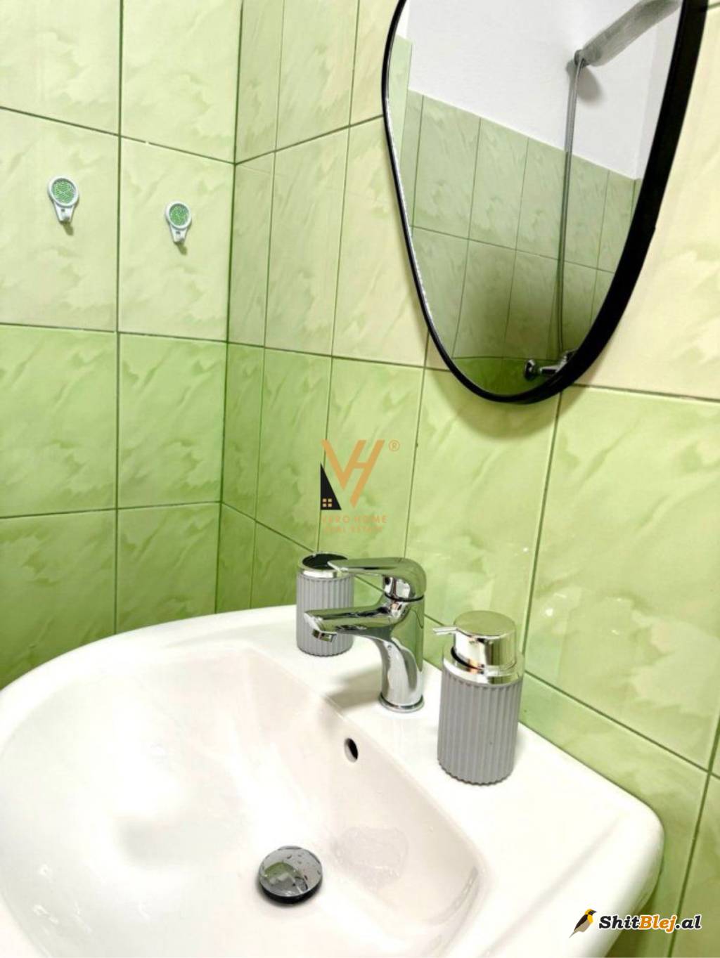 GARSONIERE PRANE KRISTAL CENTER 500 EURO