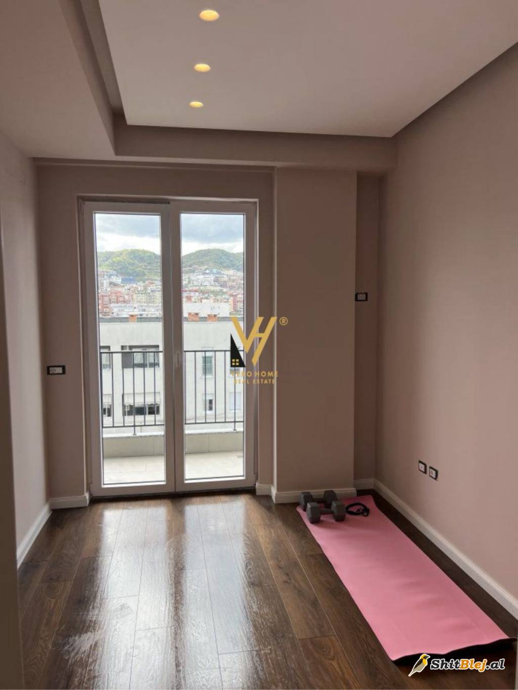  2+1+BLK TE KOMUNA E PARISIT 1.100 EURO