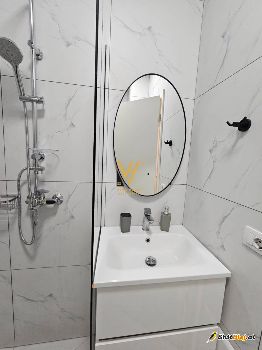 GARSONIERE TE 21 DHJETORI 93.000 EURO