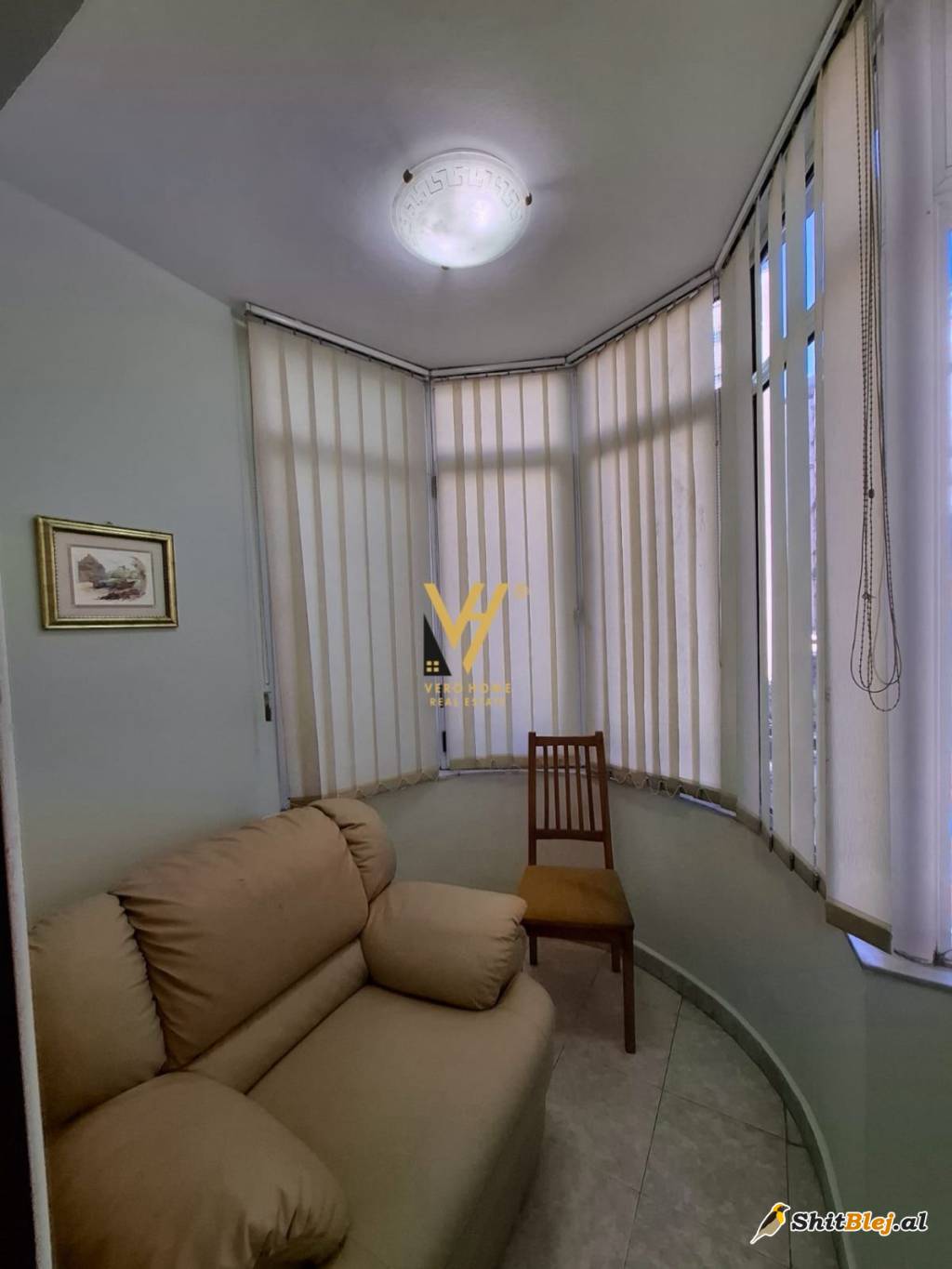  1+1 ME QERA TE KOMUNA E PARISIT 550 EUR