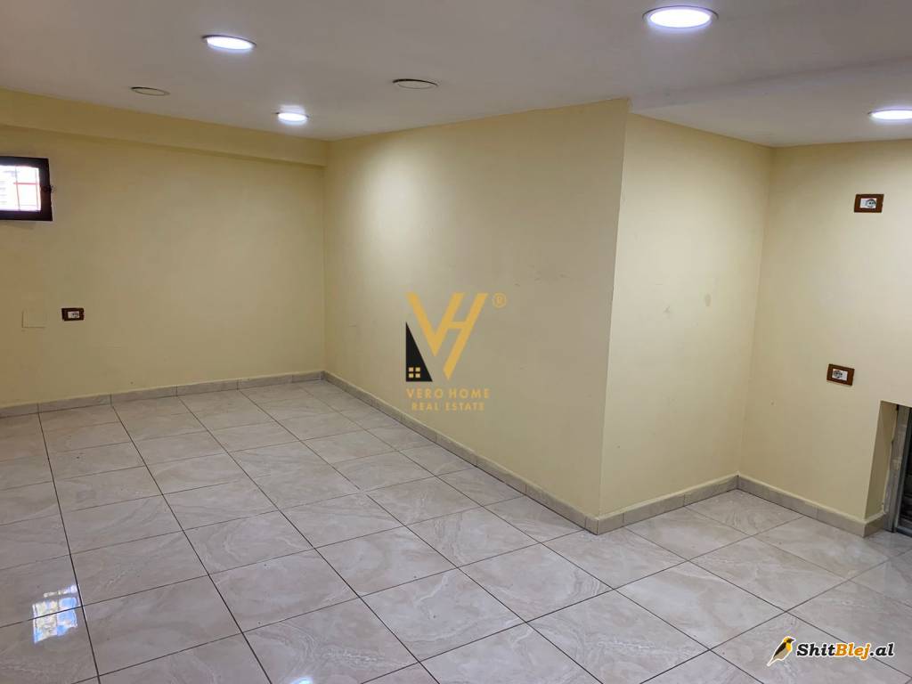 30 M2 ME QIRA TE RRUGA DURRESIT 450 EURO