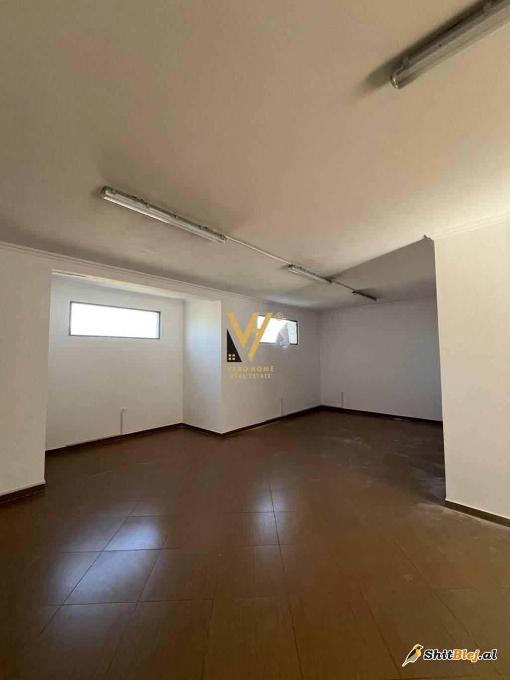 ZYRE 120 M2 ME QERA NE SAUK 600 EURO