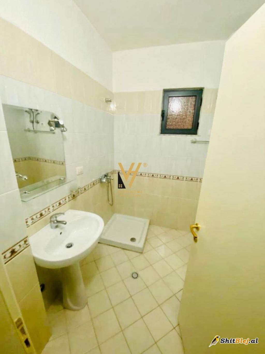 2+1 ME QERA TE KOMUNA PARISIT 650 EURO