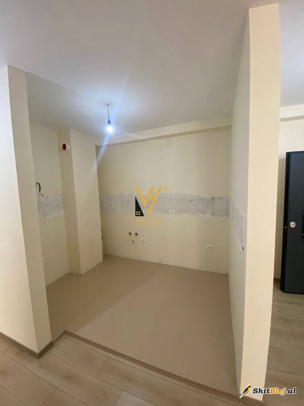 ZYRE 105 M2 ME QERA TE RR.DIBRES 600 EUR