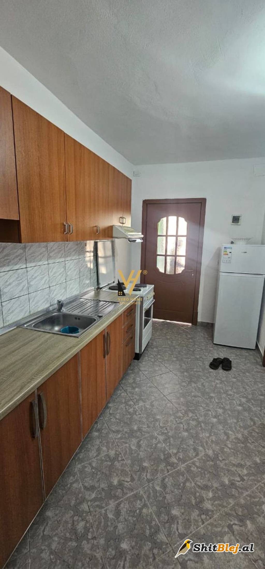 1+1 TE ISH PARKU I AUTOBUZAVE 550 EURO